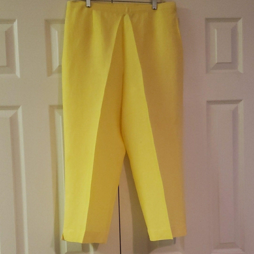 Dina K Vibrant Yellow Front Crease Pants - EUC   Size: Large